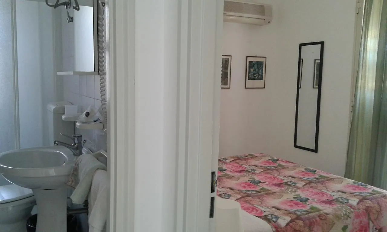 Pensione S. Antonio Ristorante Silvia Furci Siculo Affittacamere